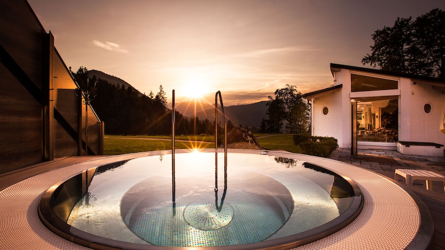 Alm- & Wellnesshotel Alpenhof