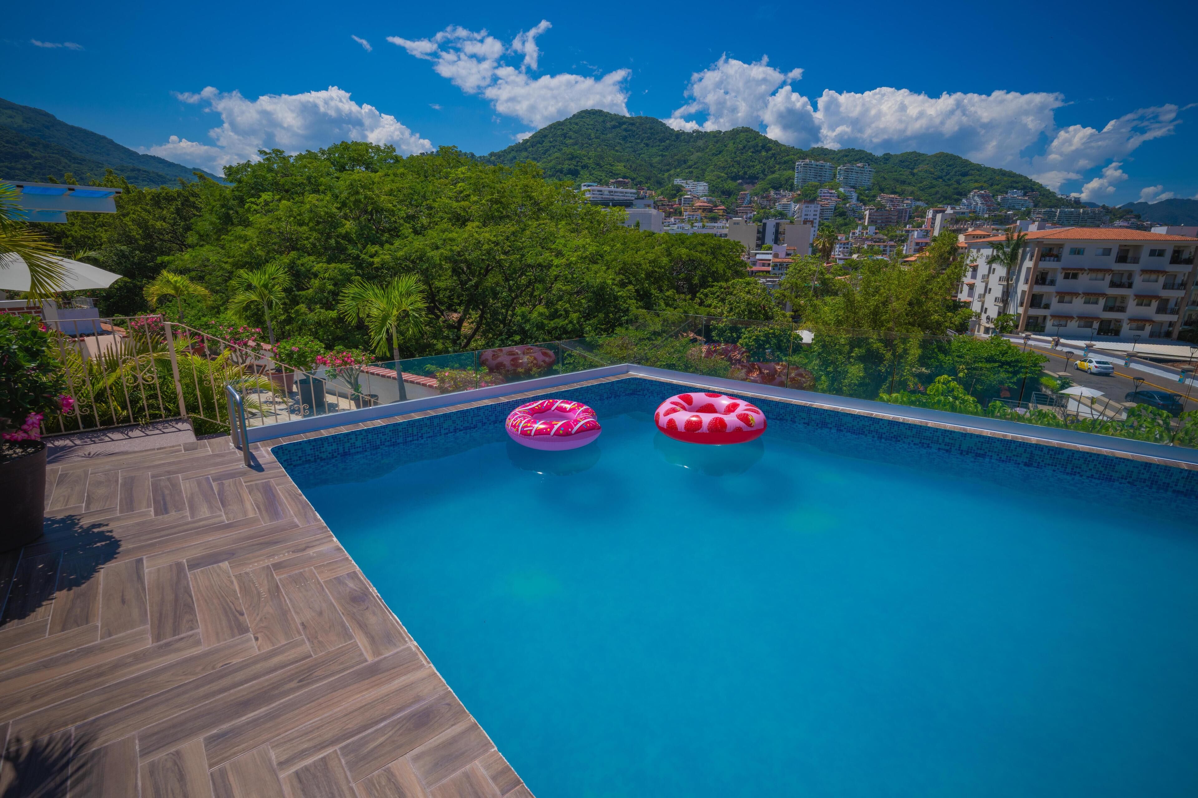 Hồ bơi sân thượng