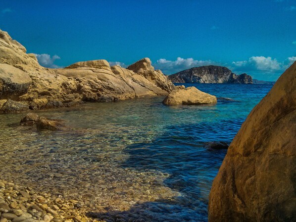 Private beach, sun-loungers, beach umbrellas, kayaking