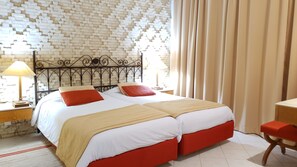 Blackout curtains, free WiFi, bed sheets - Ras El Ain (Tozeur)