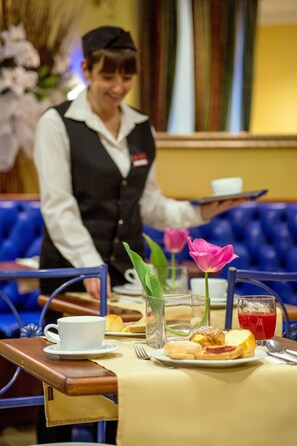 Daily buffet breakfast for a fee - Hotel Forte (Rome)