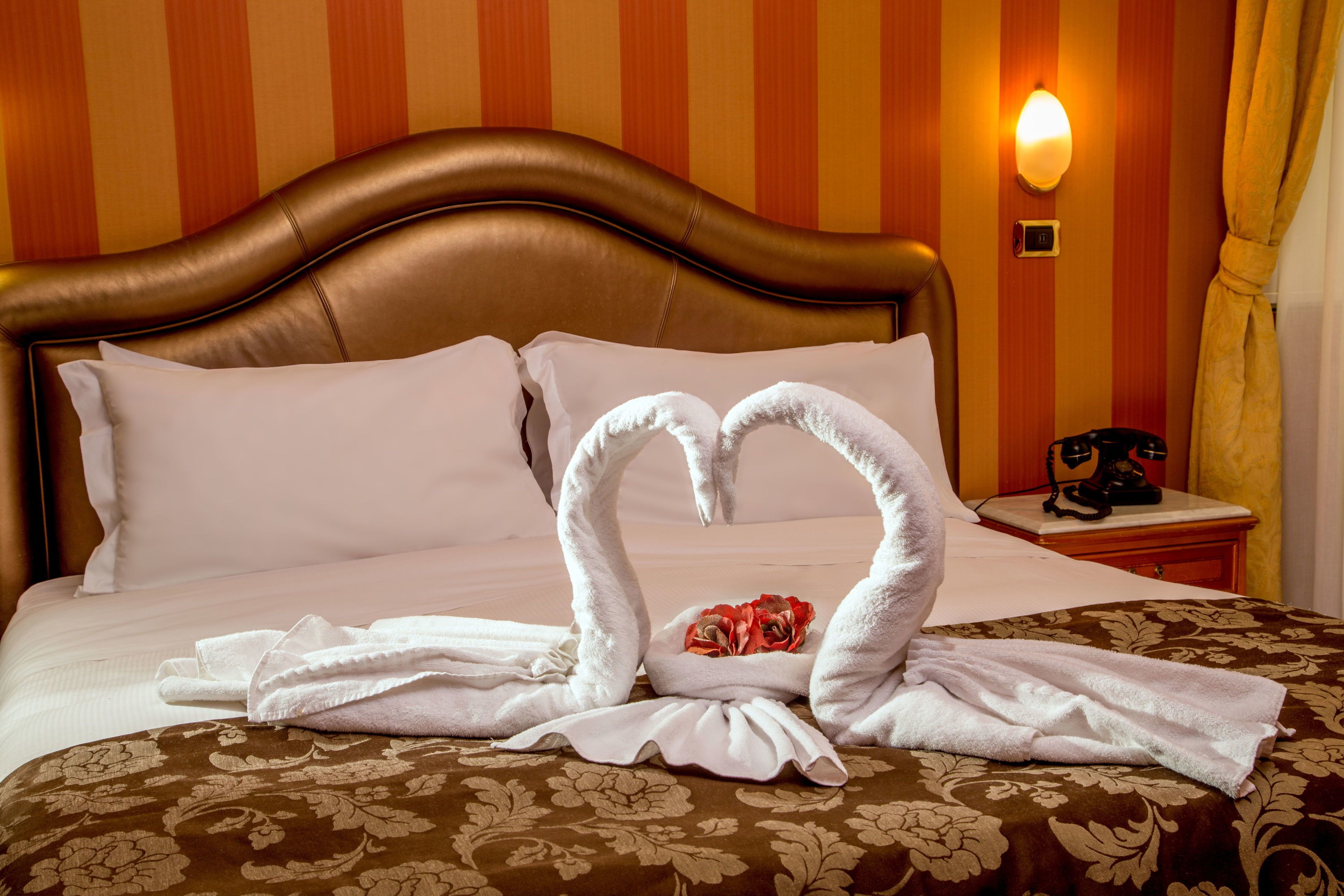 triple room | minibar, in-room safe, individually decorated, desk