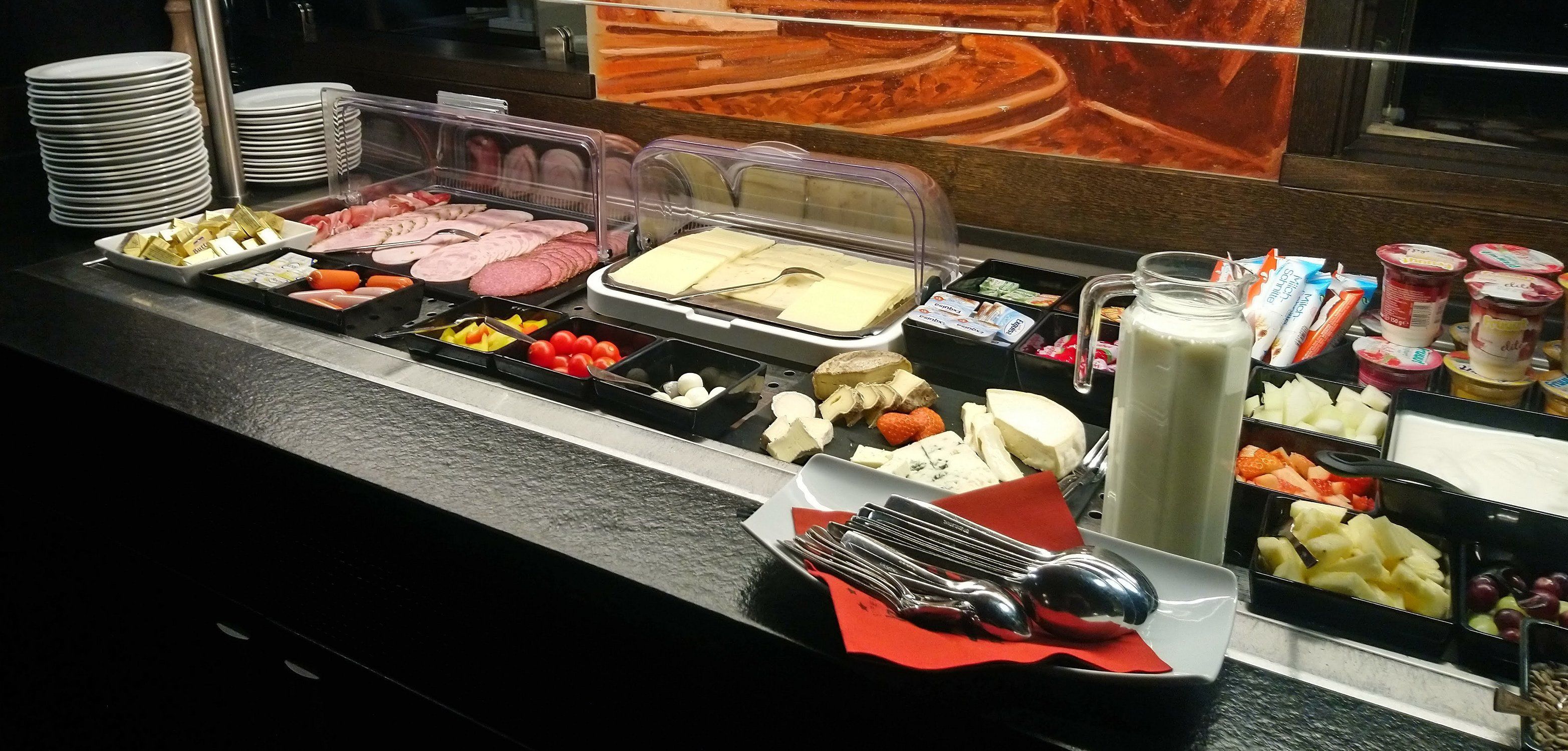 Daily buffet breakfast for a fee