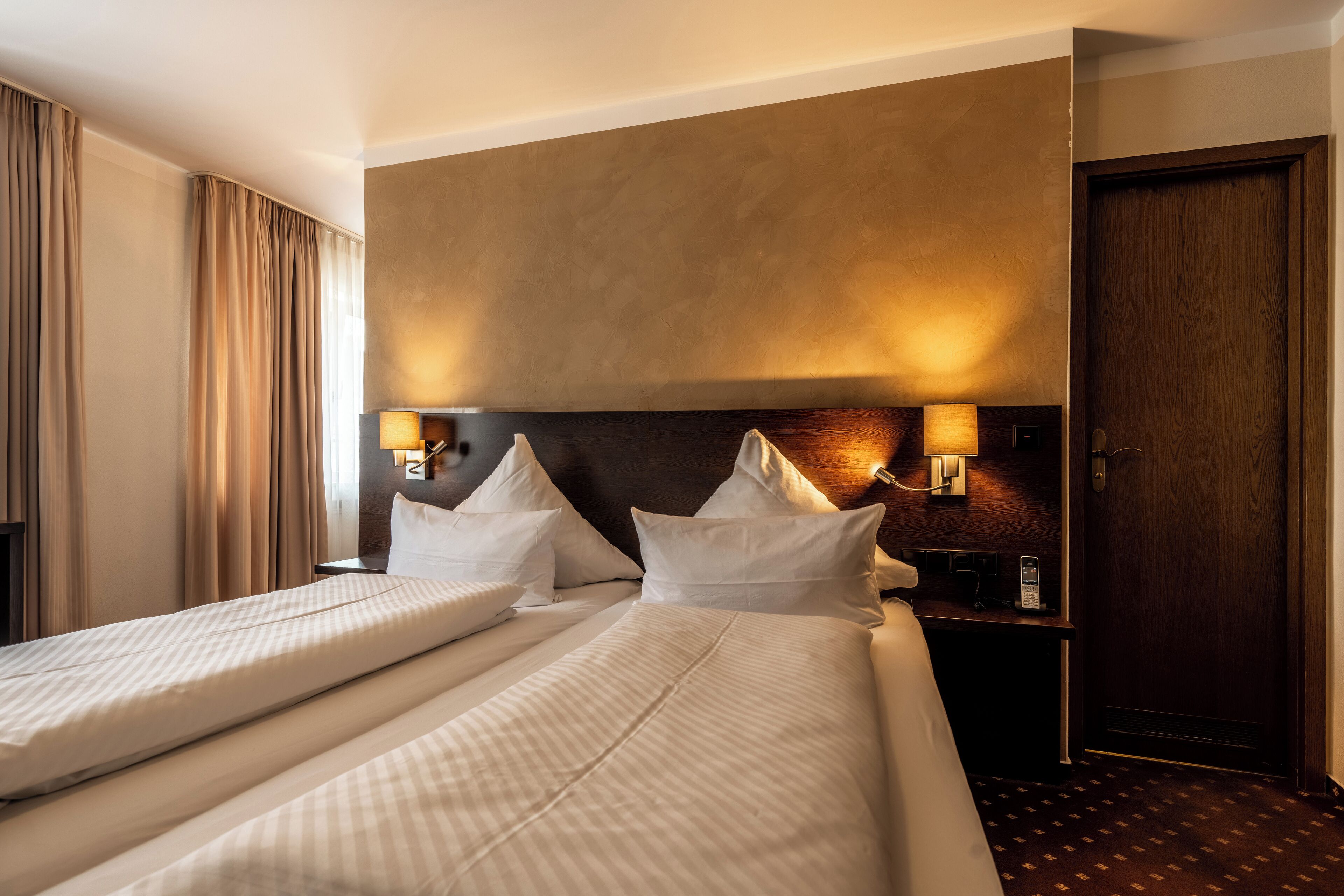 comfort double room, 1 double bed | 1 bedroom, in-room safe, blackout curtains, iron/ironing board