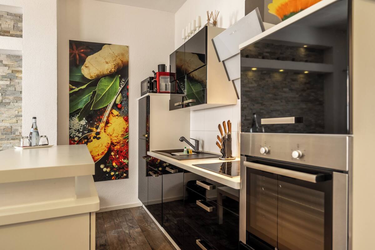 deluxe apartment, 1 queen bed with sofa bed | private kitchen