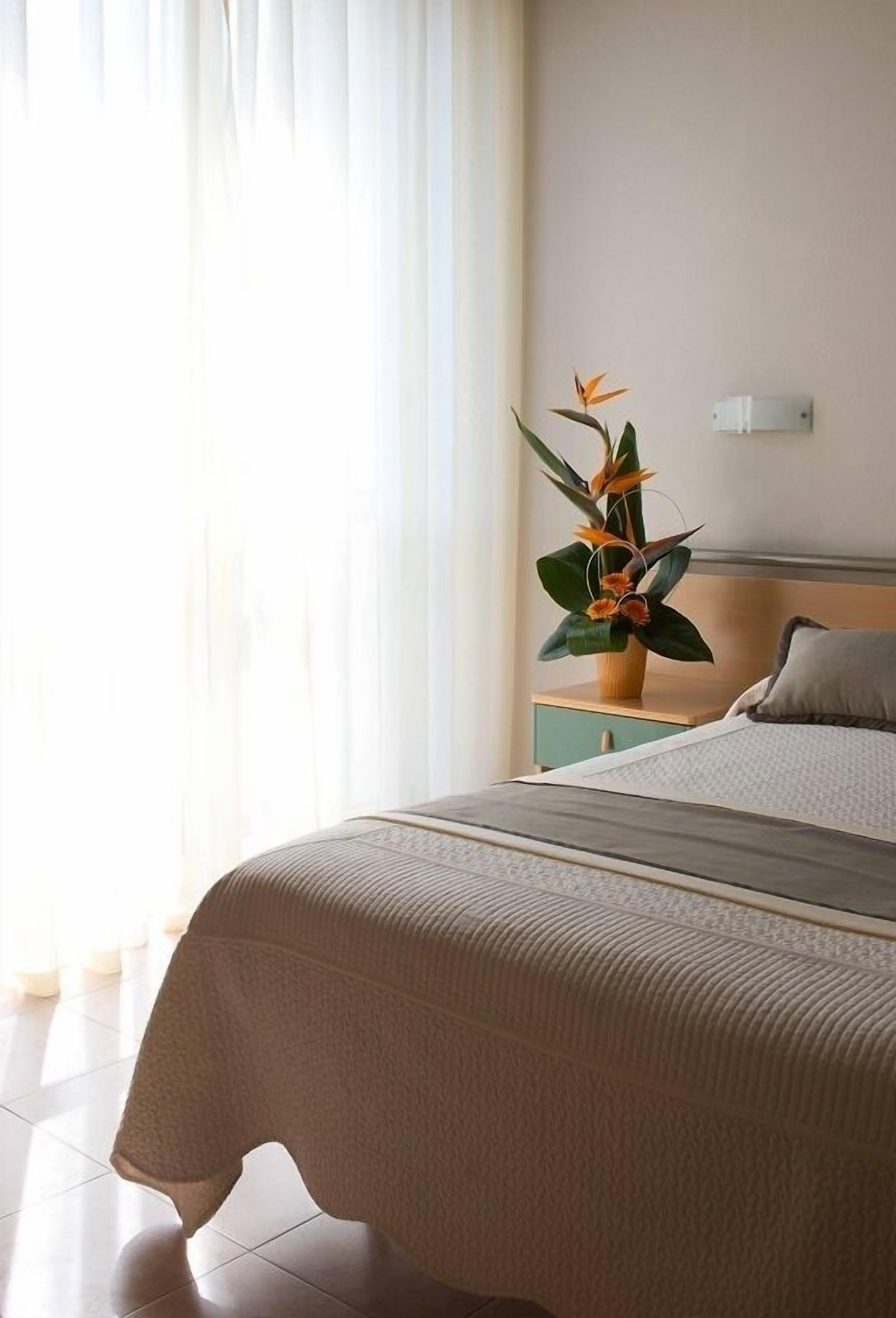Camera con letto matrimoniale o 2 letti singoli | Una cassaforte in camera, una scrivania