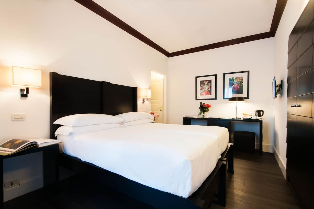 Down duvets, minibar, in-room safe, desk