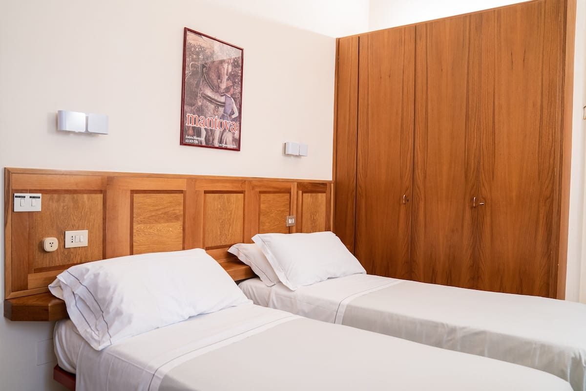 Premium bedding, down duvets, in-room safe, free WiFi