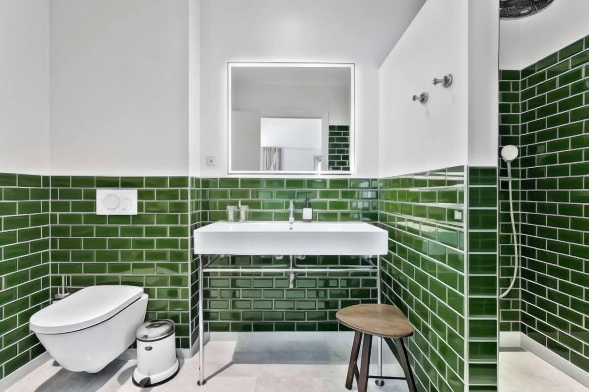 Bathroom | Shower, free toiletries, hair dryer, towels