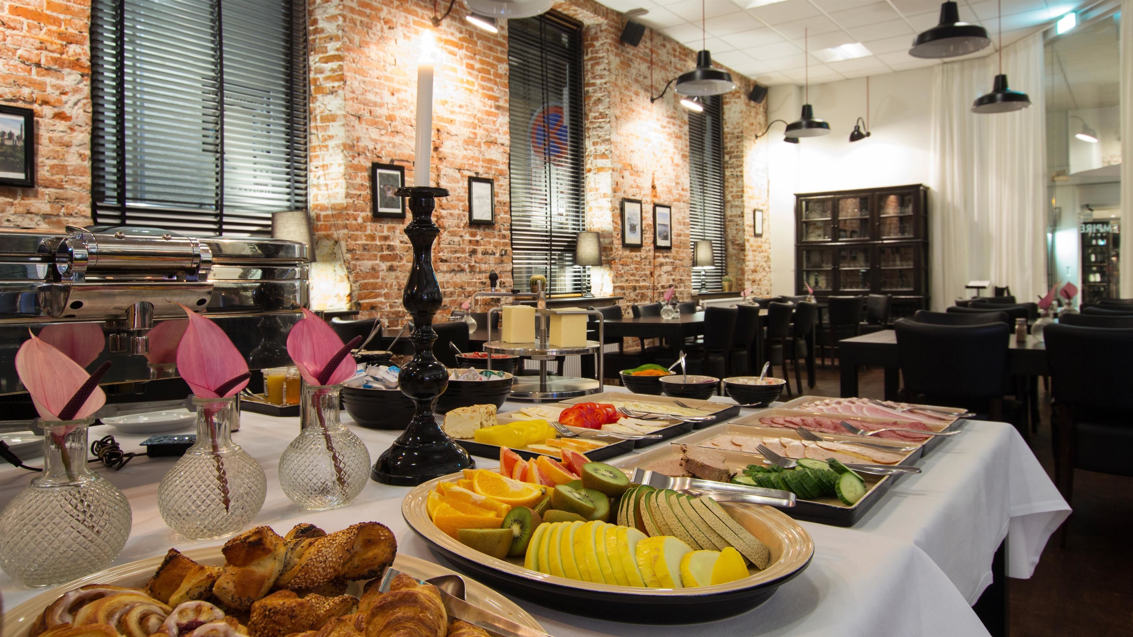 Free daily continental breakfast
