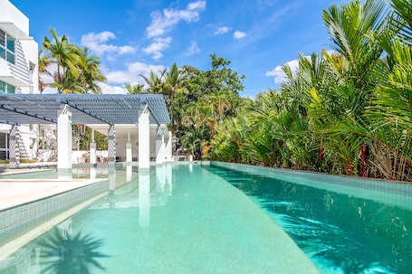 Outdoor pool, sun loungers