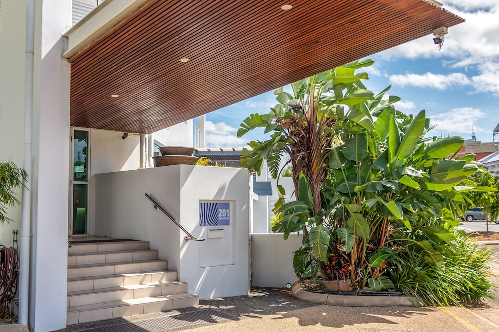 201 Lake Street by null