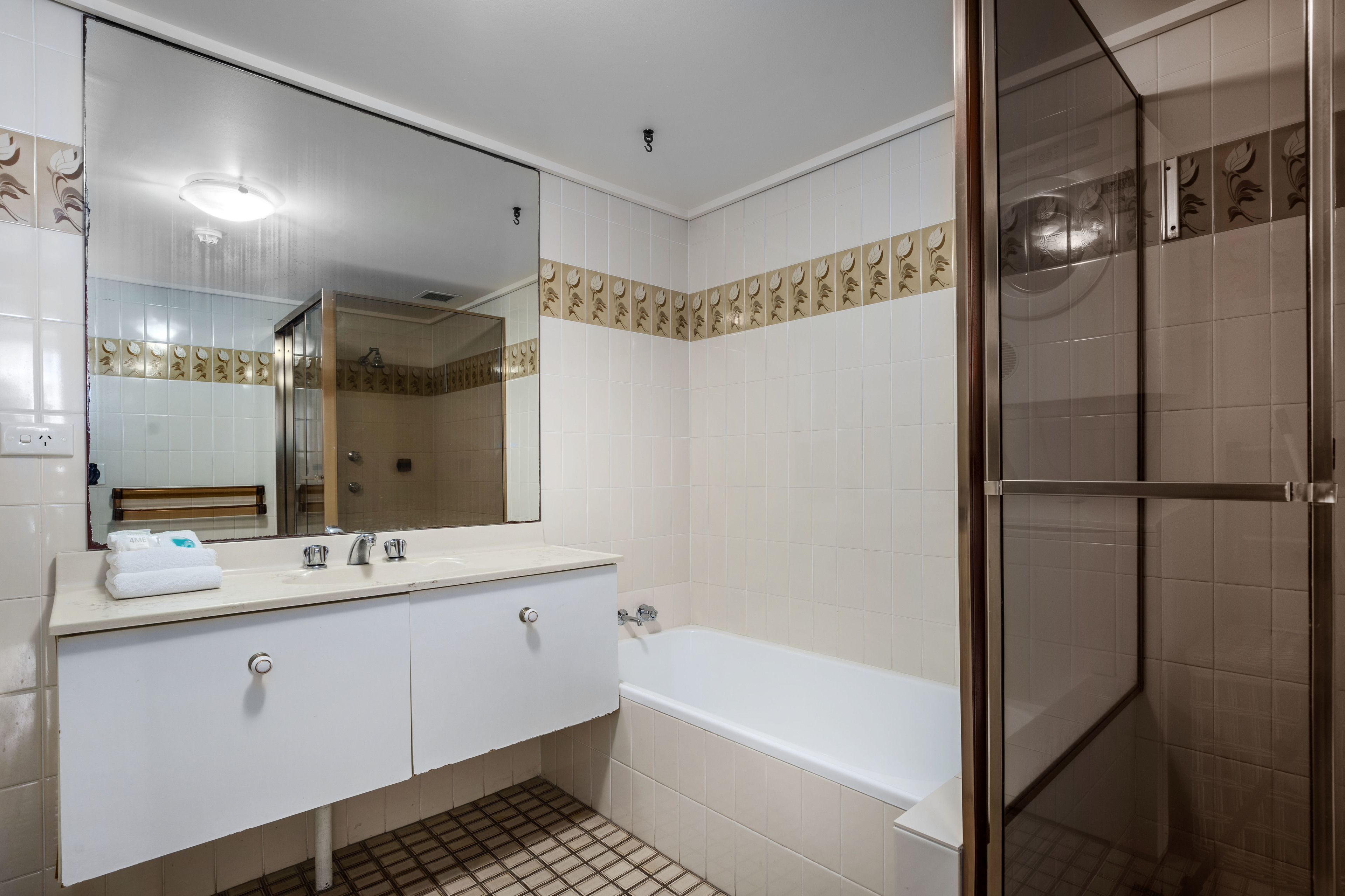 Golden Sands on the Beach — image 16