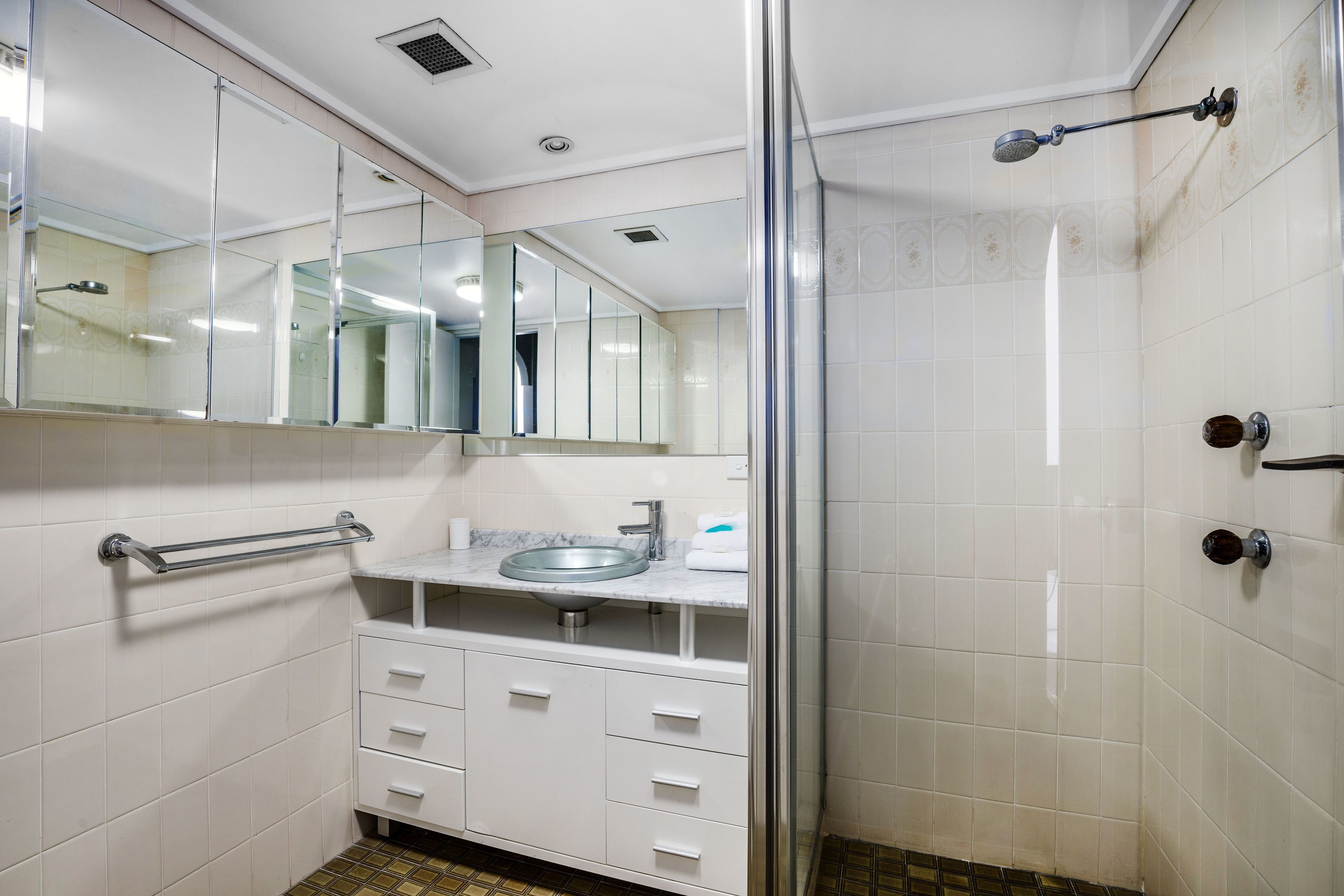 Golden Sands on the Beach — image 10