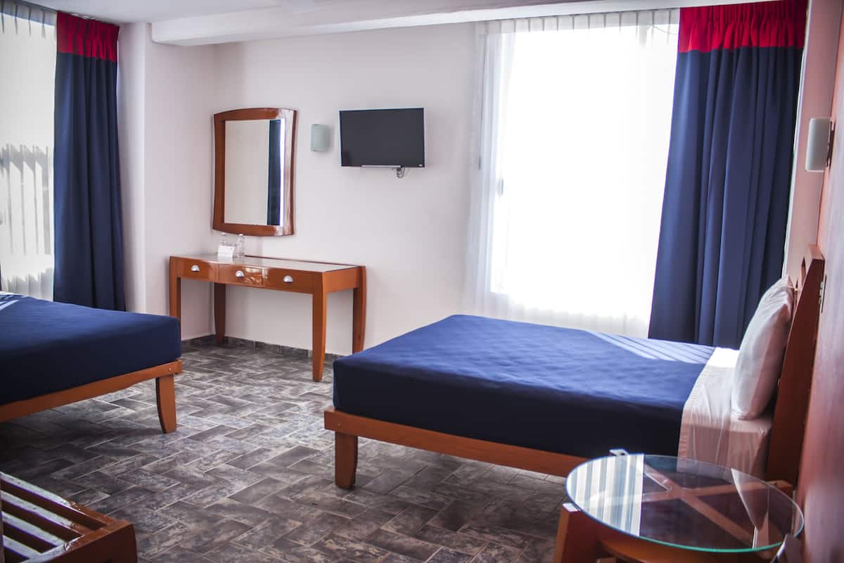 Kamar Standar, 2 Tempat Tidur Double | Brankas dan didekorasi berbeda-beda