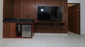 비즈니스룸 | 거실 공간 | 평면 TV