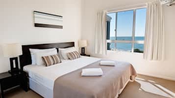 Executive Apartment, 2 Bedrooms | Individually decorated, individually furnished, iron/ironing board