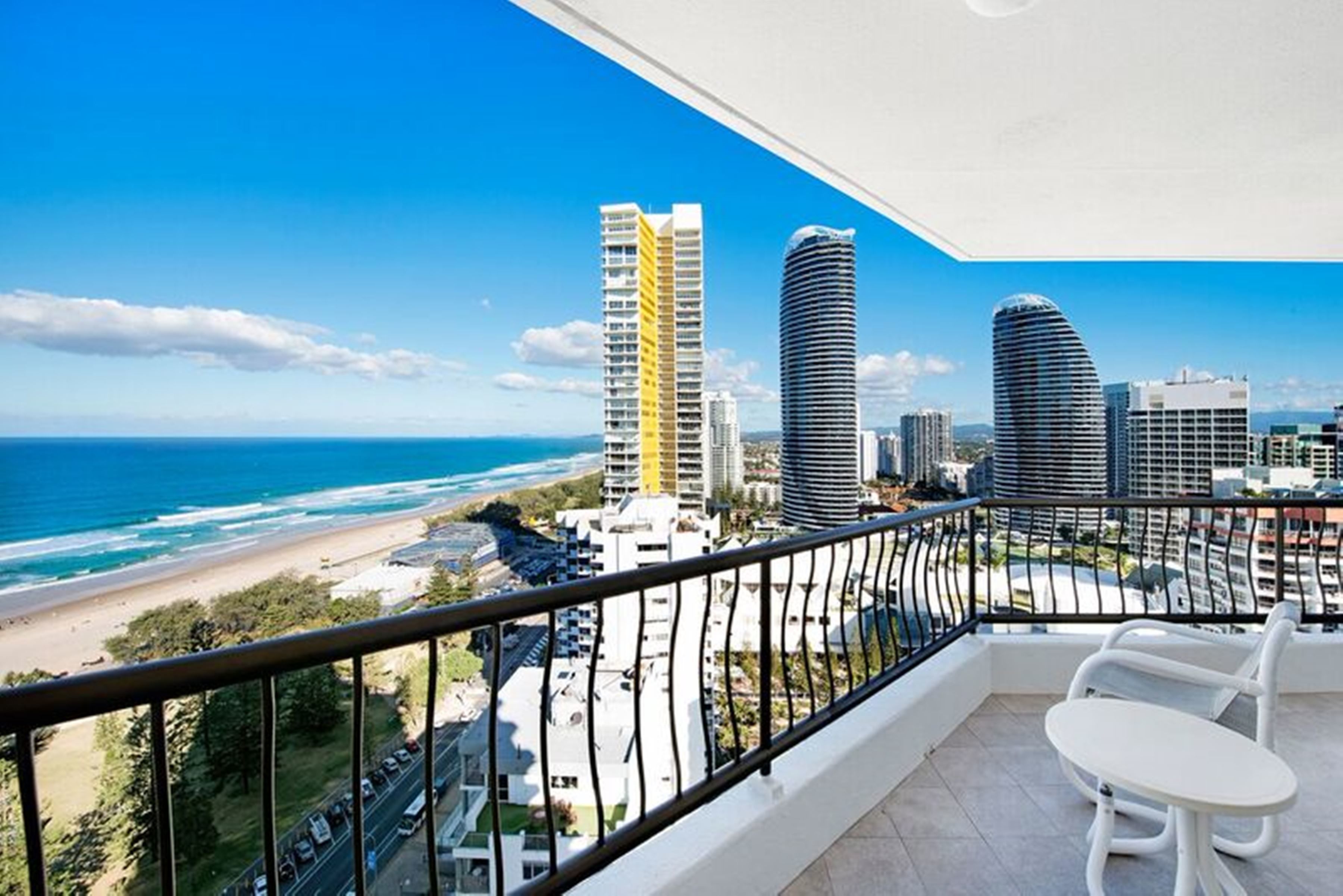ULTIQA Beach Haven At Broadbeach — image 9