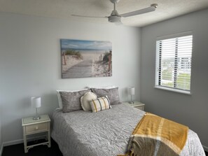 Beach Haven, 2 Bedroom | Soundproofing, iron/ironing board, free WiFi, bed sheets - Nautilus Mooloolaba (Mooloolaba)