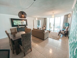 TV, DVD player - Bargara Blue Resort (Bargara)
