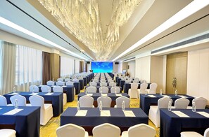2 restaurants, breakfast served - Nan Yang Royal Hotel (Guangzhou)