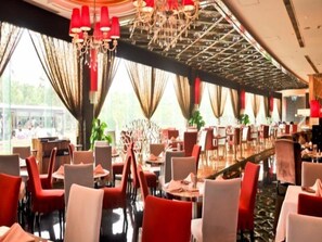 4 restaurants, breakfast served - Grand Metropark Hotel Suzhou (Suzhou)