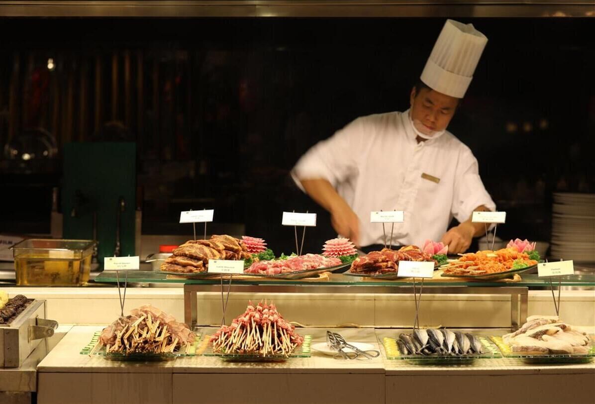 4 restaurantes, é servido café da manhã