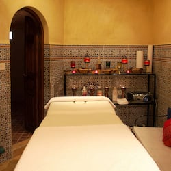Hammam, soins corporels, soins d'aromathérapie, massages thaïs