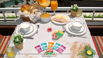 Comida y bebida