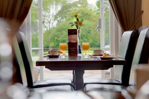 Desayuno para llevar todos los días (con cargo)