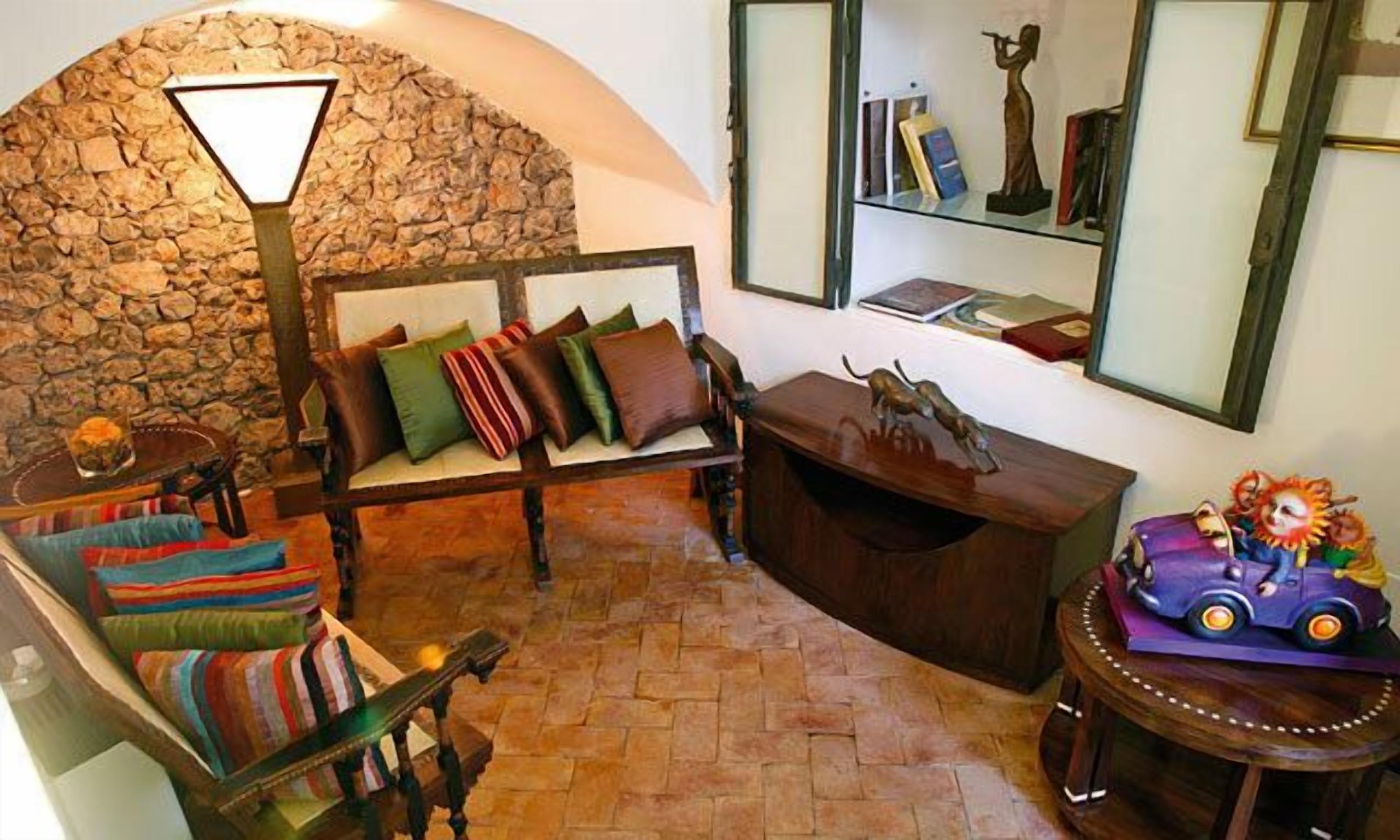 1 bedroom, frette italian sheets, premium bedding, down duvets