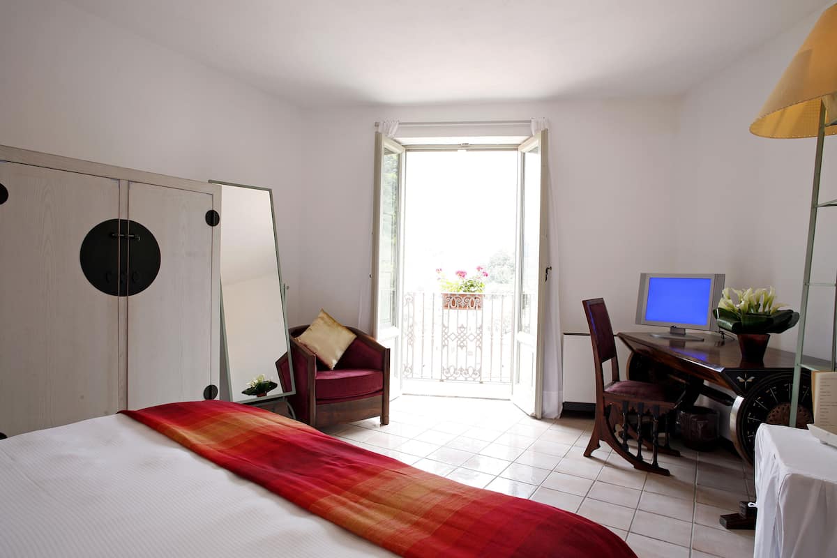 Deluxe Room, City View