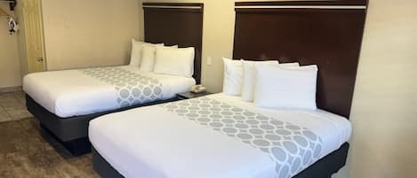 Standardrum - 2 queensize-sängar - icke-rökare | Skrivbord, arbetsyta för laptop och mörkläggningsgardiner