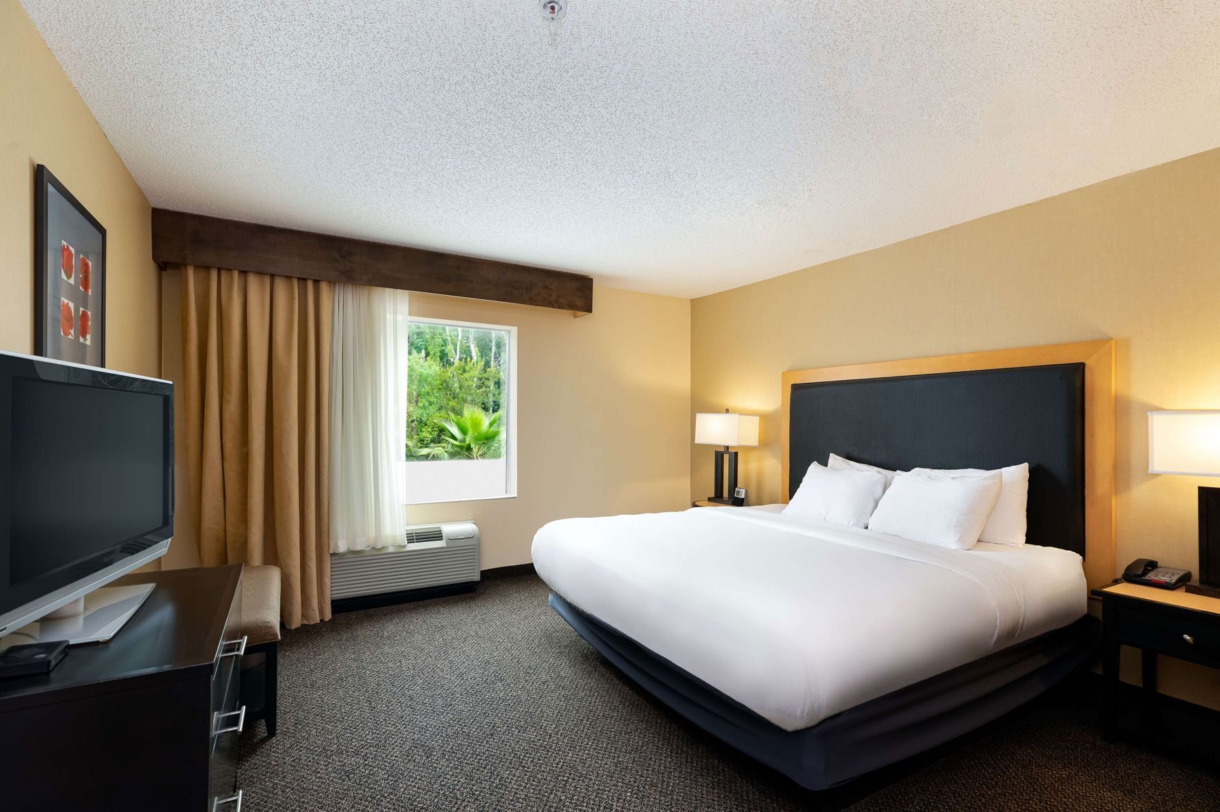 Ropa de cama de alta calidad y camas con pillow-top 