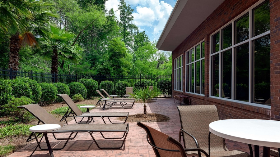 DoubleTree by Hilton Hotel Savannah Airport