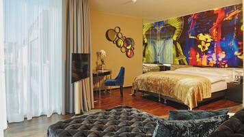 Estudio | Minibar, caja fuerte, decoración individual y mobiliario individual