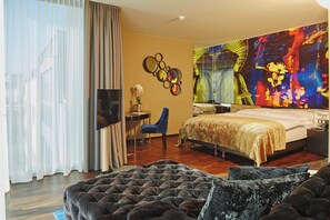 Minibar, in-room safe, individually decorated, individually furnished - Savoy Hotel (Cologne)