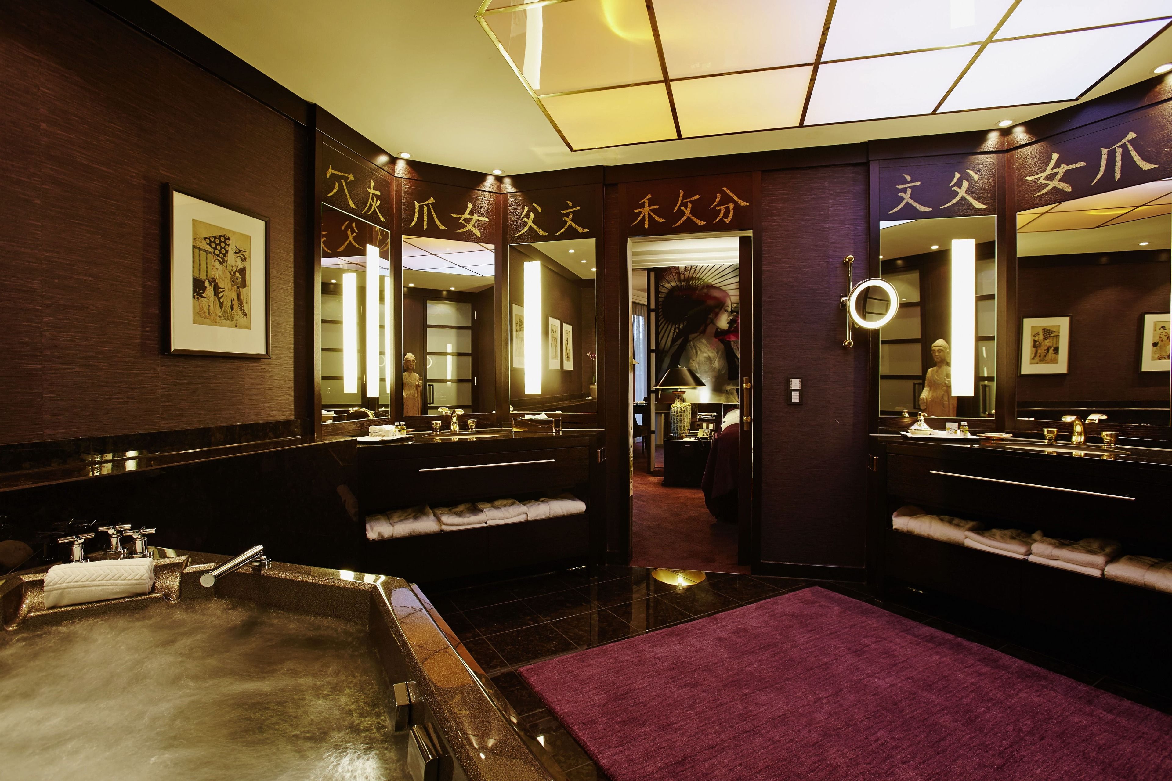 suite | living room | smart tv