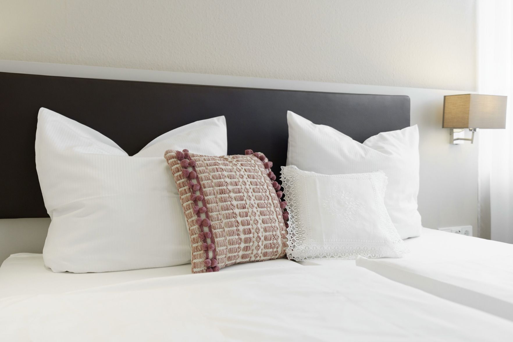 Zimmersafe, Schreibtisch, laptopgeeigneter Arbeitsplatz