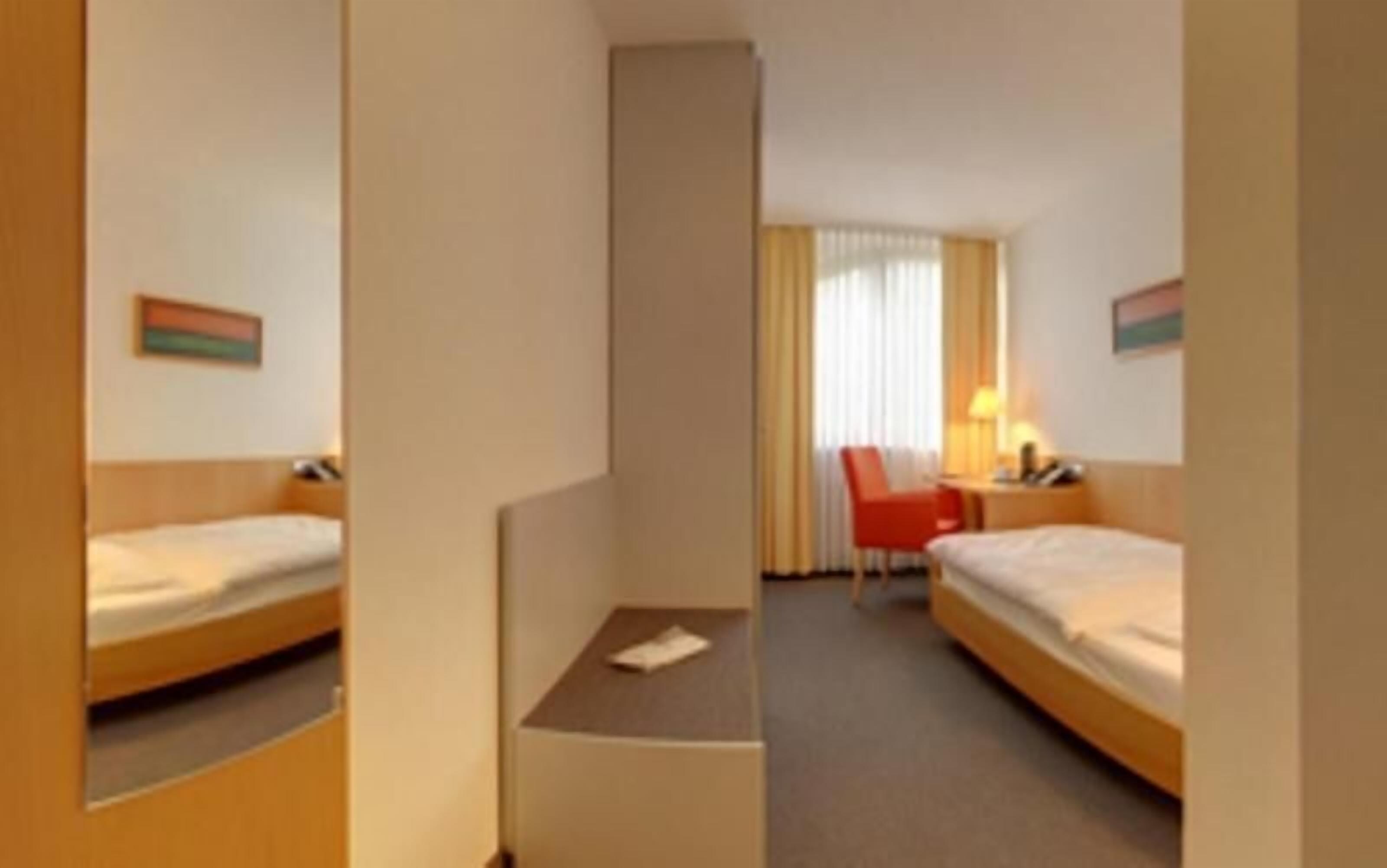 in-room safe, desk, free wifi, bed sheets