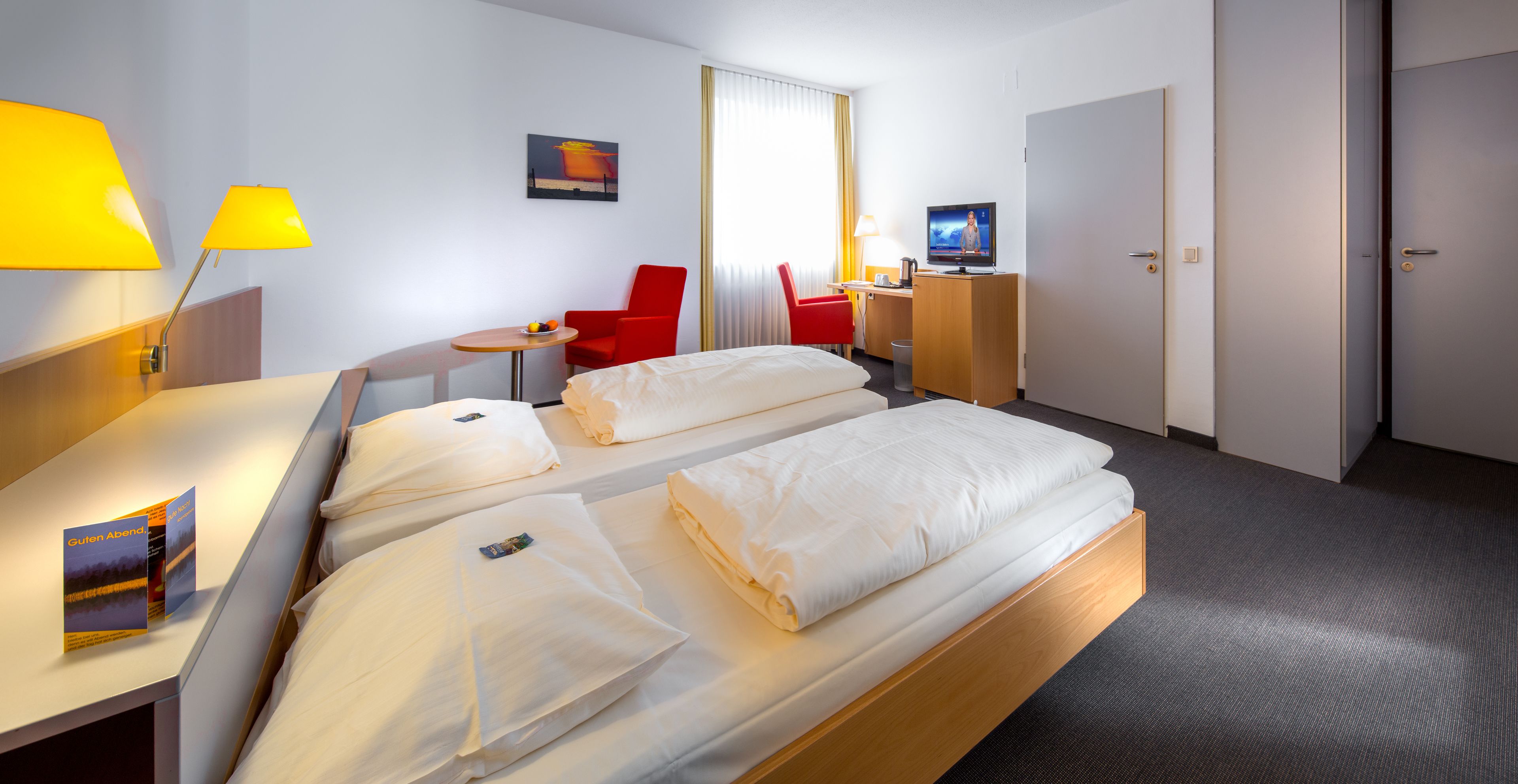 comfort double room | in-room safe, desk, free wifi, bed sheets