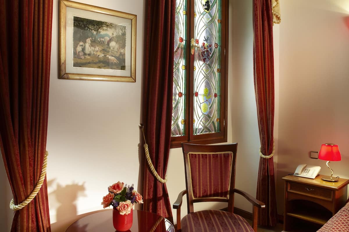 Deluxe Double Room | Premium bedding, minibar, in-room safe, desk
