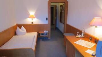 Single Room | Katil lipat simpan/tambahan, Wi-fi percuma, cadar katil