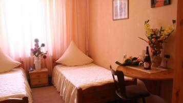 Double Room | Katil lipat simpan/tambahan, Wi-fi percuma, cadar katil