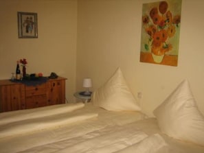 Rollaway beds, free WiFi, bed sheets - Godorfer Mühle (Cologne)