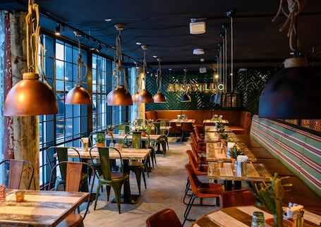 3 restaurants, breakfast, lunch, dinner served; Tex-Mex cuisine