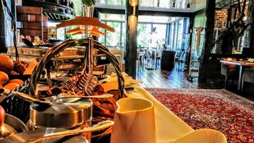 Daily buffet breakfast for a fee