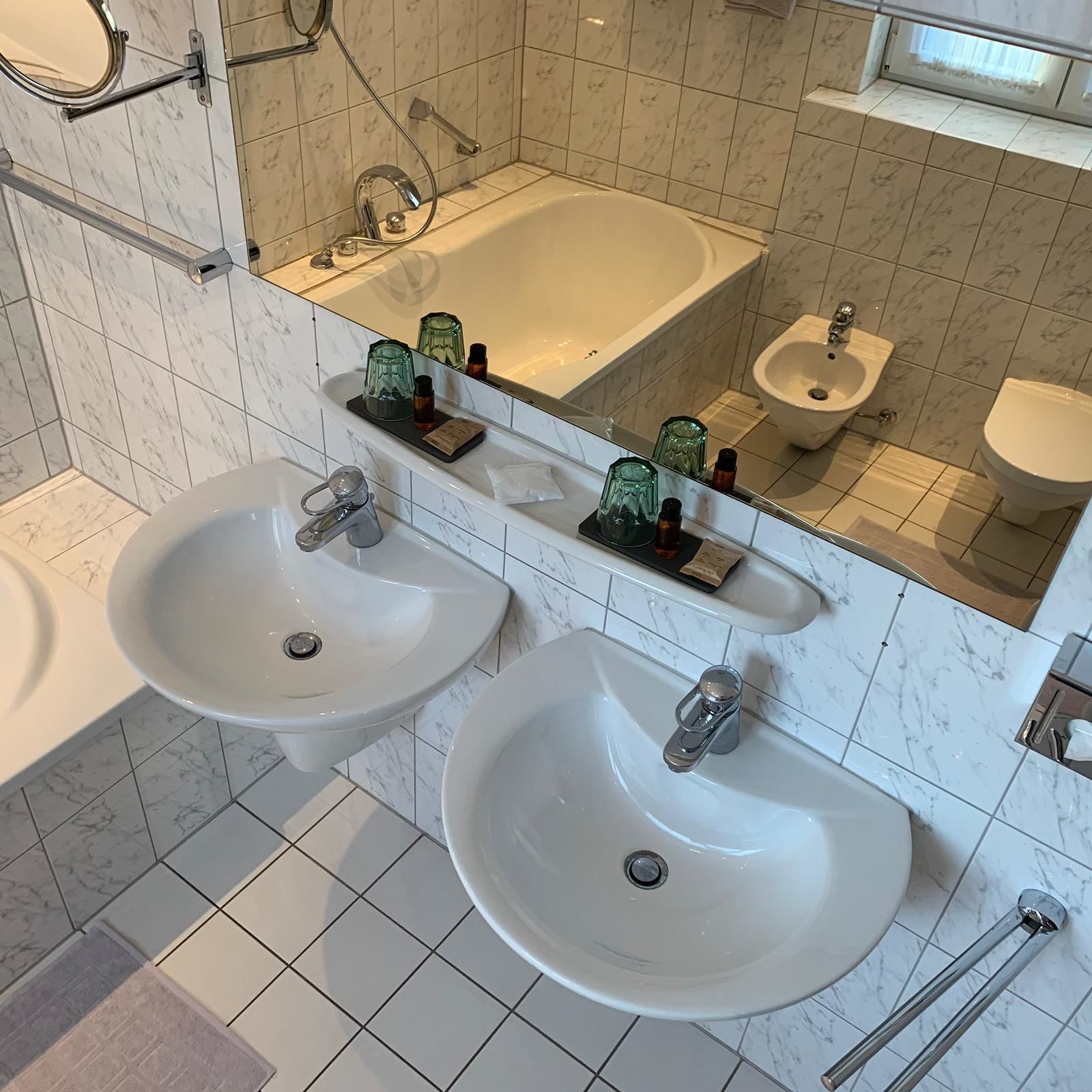 comfort double room | bathroom | free toiletries, hair dryer, bathrobes, slippers