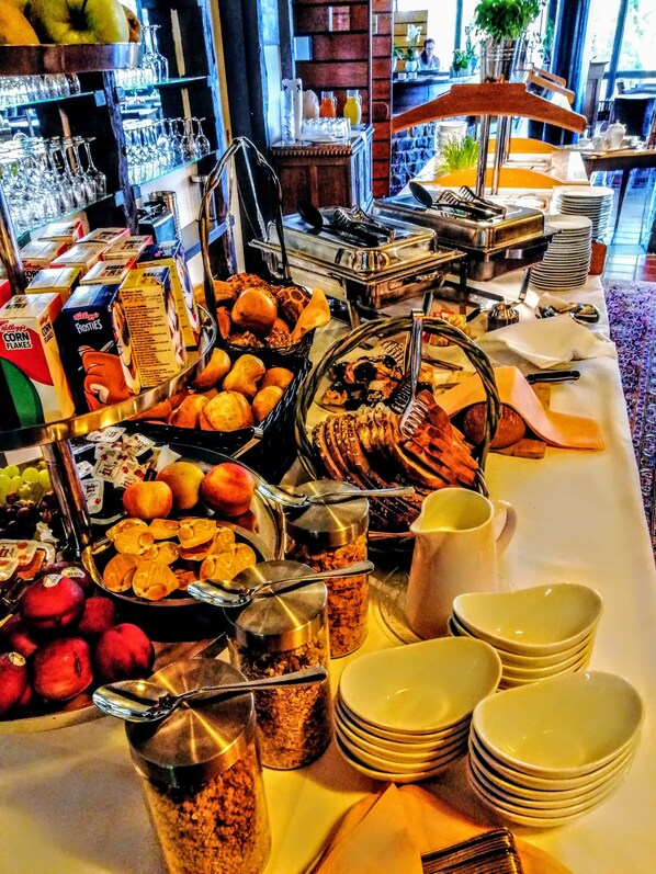 Daily buffet breakfast (EUR 15 per person)