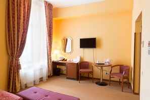 Premier King | Premium bedding, minibar, in-room safe, desk - Aurora Premier Hotel (Kharkiv)
